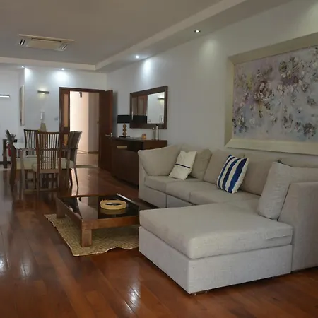 Olana Blue - Beachfront Apartment Riviere Noire Exterior photo