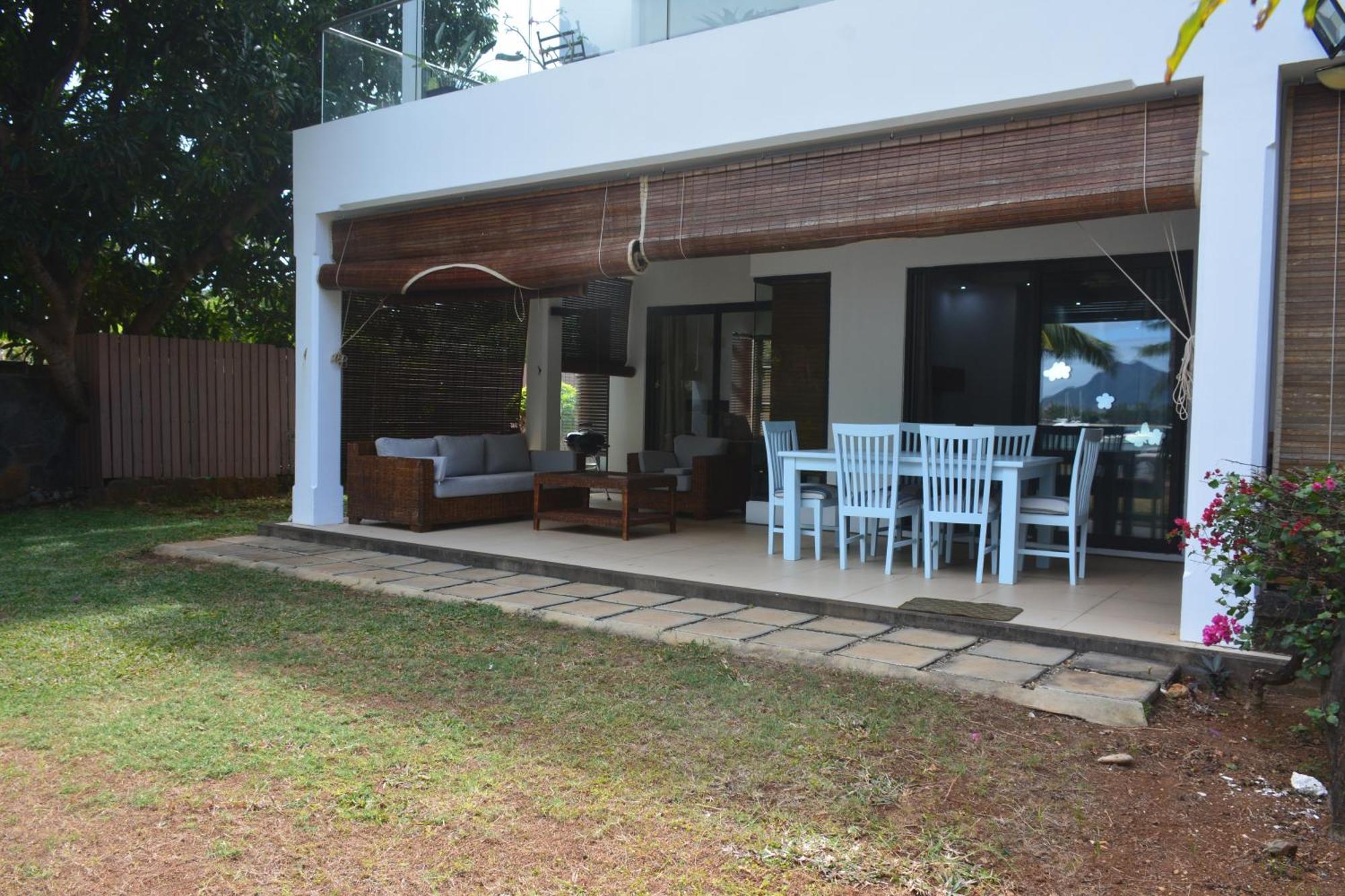 Olana Blue - Beachfront Apartment *